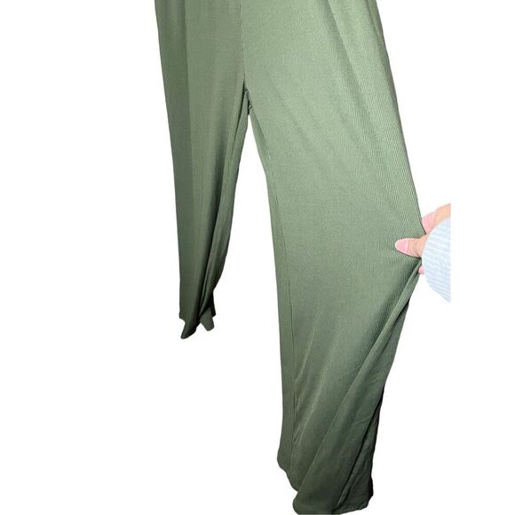 Cider Solid Green Sleeveless Wide Leg Jumpsuit - Picture 4 of 11